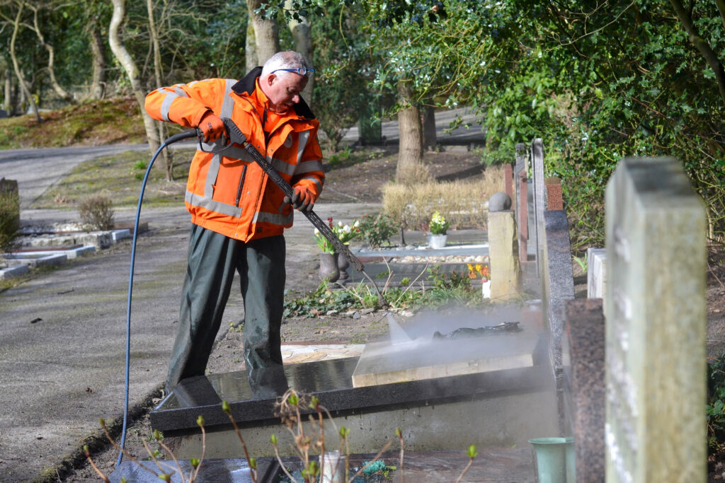 202303_TenG_Graven reinigen Begraafplaats Westduin (9)