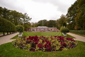 Het vernieuwde terrein rondom de Orangerie